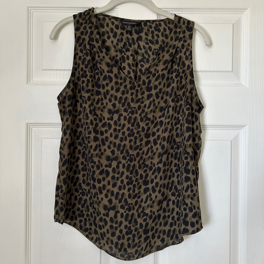 Banana Republic Factory Olive and Black Leopard Print Sleeveless V-Neck Camisole